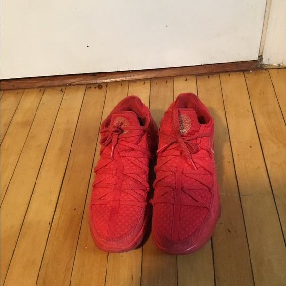 nike lebron 17 low titan red - Picture 2 of 4